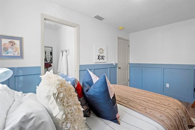 1049 W NEW YORK AVENUE, Orange City, FL 32763