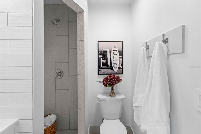 1049 W NEW YORK AVENUE, Orange City, FL 32763