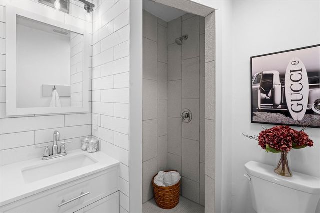 1049 W NEW YORK AVENUE, Orange City, FL 32763