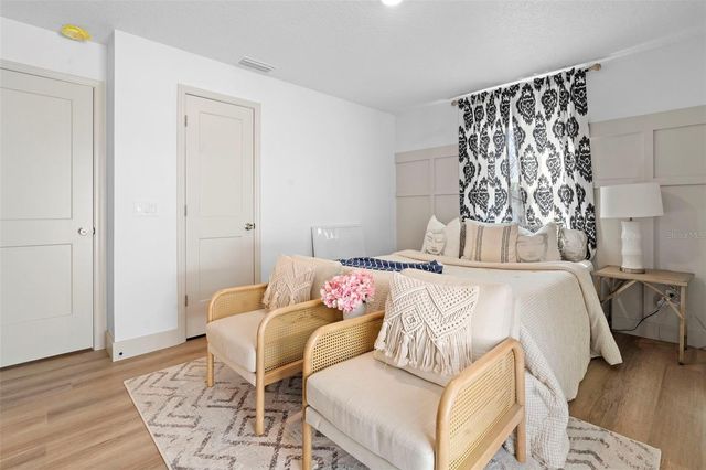 1049 W NEW YORK AVENUE, Orange City, FL 32763