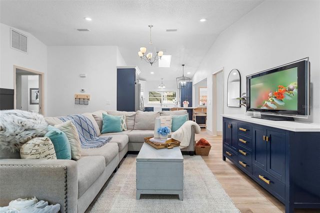 1049 W NEW YORK AVENUE, Orange City, FL 32763