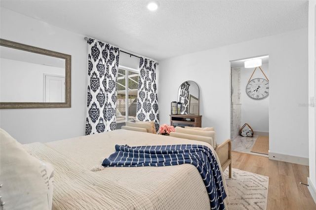 1049 W NEW YORK AVENUE, Orange City, FL 32763