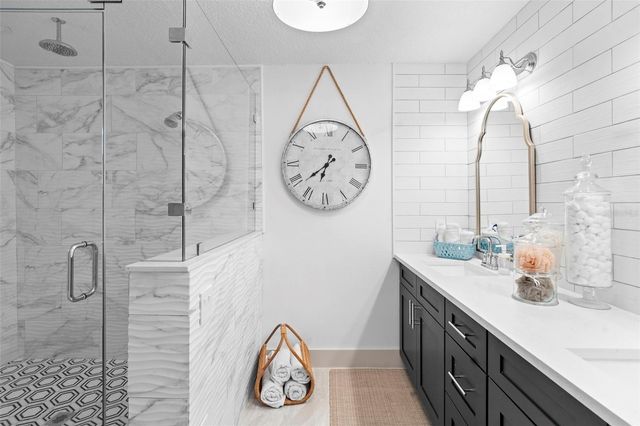 1049 W NEW YORK AVENUE, Orange City, FL 32763