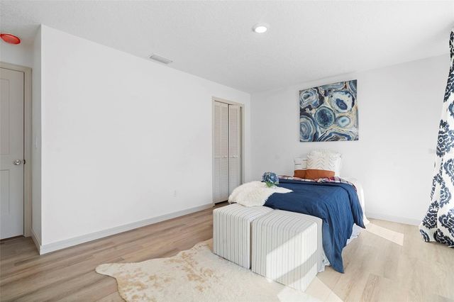 1049 W NEW YORK AVENUE, Orange City, FL 32763