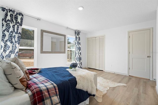 1049 W NEW YORK AVENUE, Orange City, FL 32763