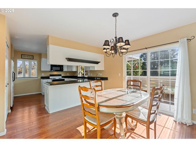 660 JADE St, Sutherlin, OR 97479