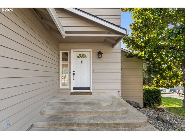 660 JADE St, Sutherlin, OR 97479
