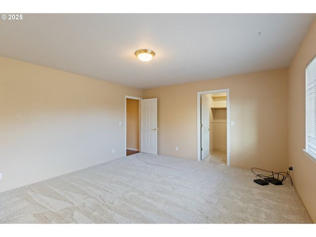 660 JADE St, Sutherlin, OR 97479