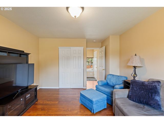 660 JADE St, Sutherlin, OR 97479