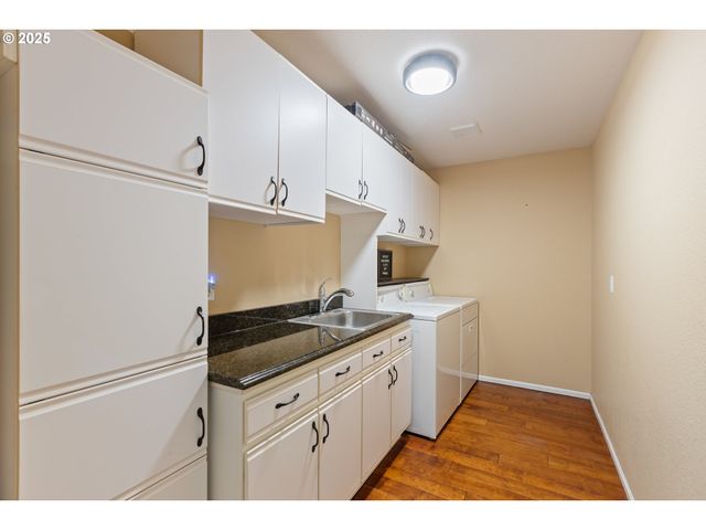 660 JADE St, Sutherlin, OR 97479