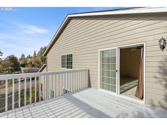660 JADE St, Sutherlin, OR 97479