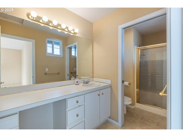 660 JADE St, Sutherlin, OR 97479