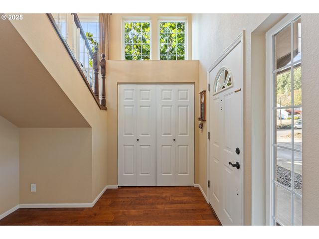 660 JADE St, Sutherlin, OR 97479