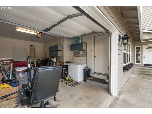 660 JADE St, Sutherlin, OR 97479