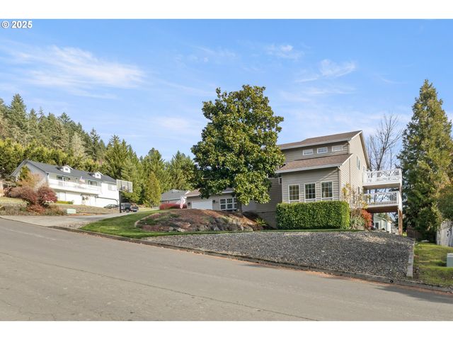 660 JADE St, Sutherlin, OR 97479