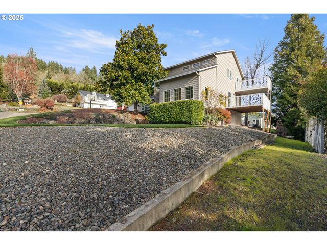 660 JADE St, Sutherlin, OR 97479