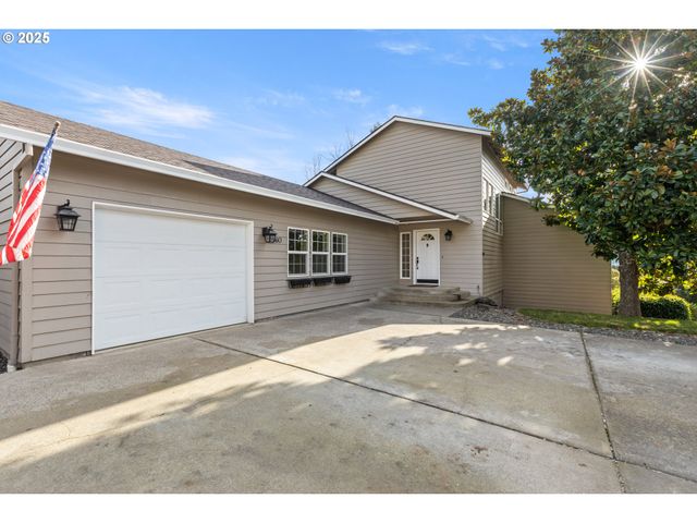 660 JADE St, Sutherlin, OR 97479