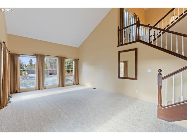 660 JADE St, Sutherlin, OR 97479