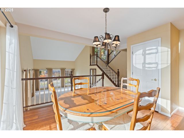 660 JADE St, Sutherlin, OR 97479