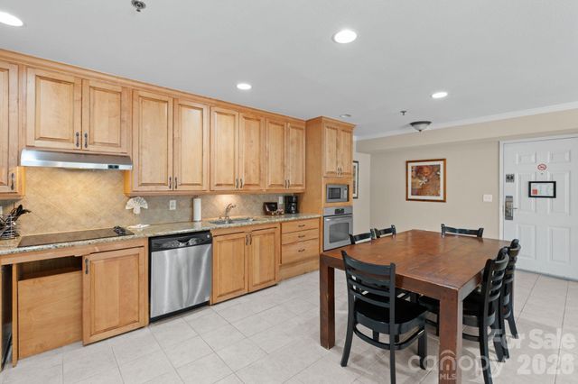 201 Bowling Park Road, Asheville, NC 28803