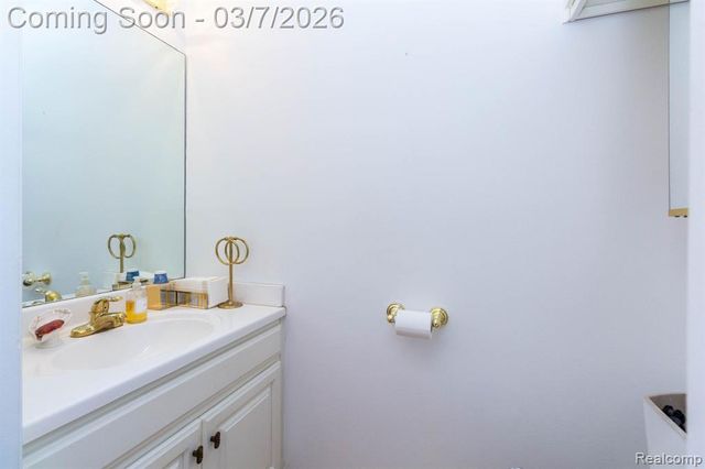 22515 Heatherwoode, Novi, MI 48375