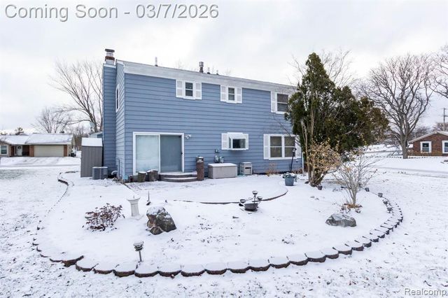 22515 Heatherwoode, Novi, MI 48375