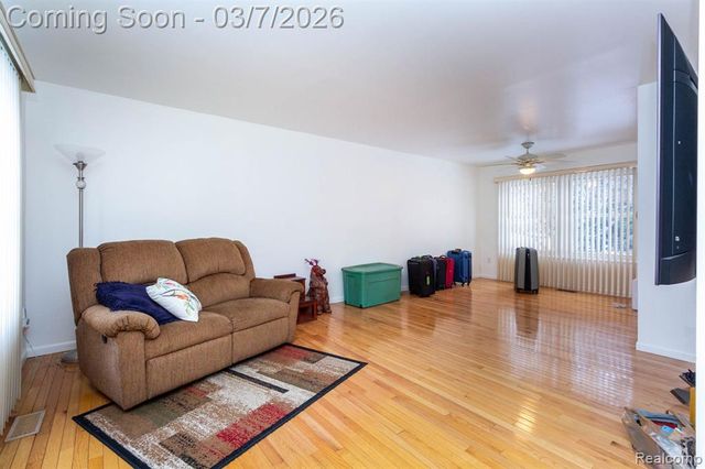 22515 Heatherwoode, Novi, MI 48375