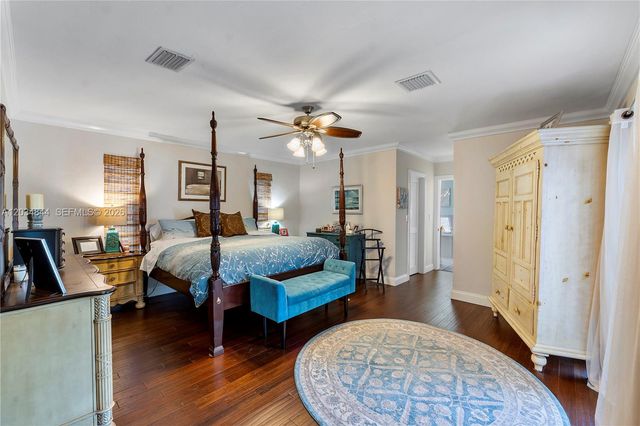 17640 Old Cutler Rd, Palmetto Bay, FL 33157