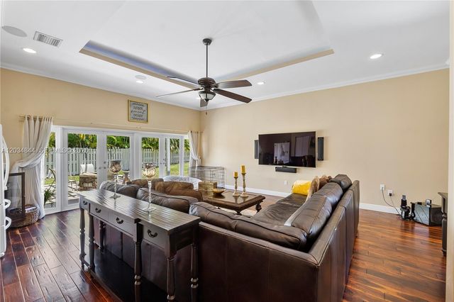 17640 Old Cutler Rd, Palmetto Bay, FL 33157