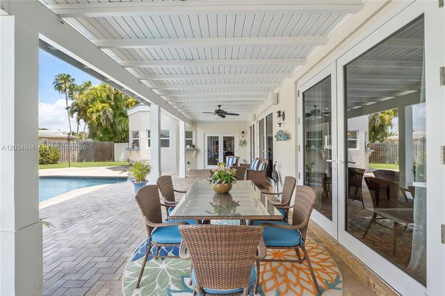 17640 Old Cutler Rd, Palmetto Bay, FL 33157