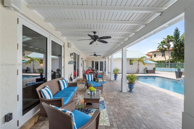 17640 Old Cutler Rd, Palmetto Bay, FL 33157