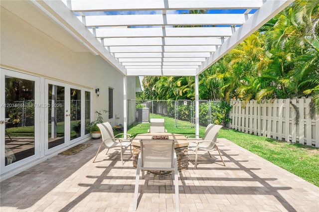 17640 Old Cutler Rd, Palmetto Bay, FL 33157