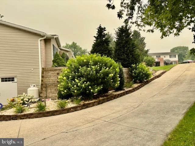 8 OXFORD CT, Chambersburg, PA 17201