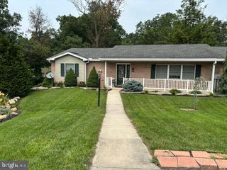 8 OXFORD CT, Chambersburg, PA 17201