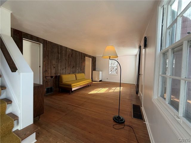 1247 Comstock Avenue, Syracuse, NY 13210