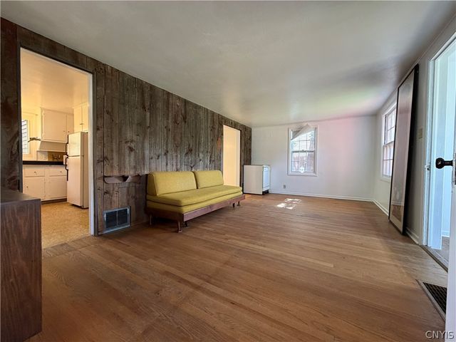 1247 Comstock Avenue, Syracuse, NY 13210