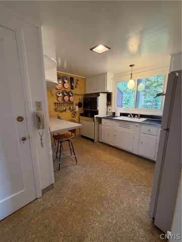 1247 Comstock Avenue, Syracuse, NY 13210