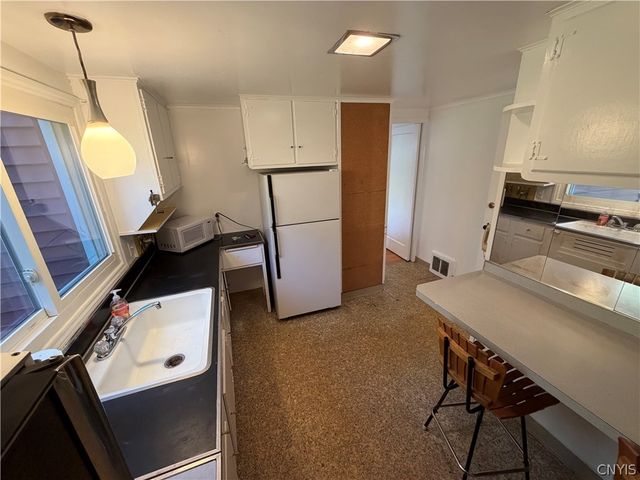 1247 Comstock Avenue, Syracuse, NY 13210
