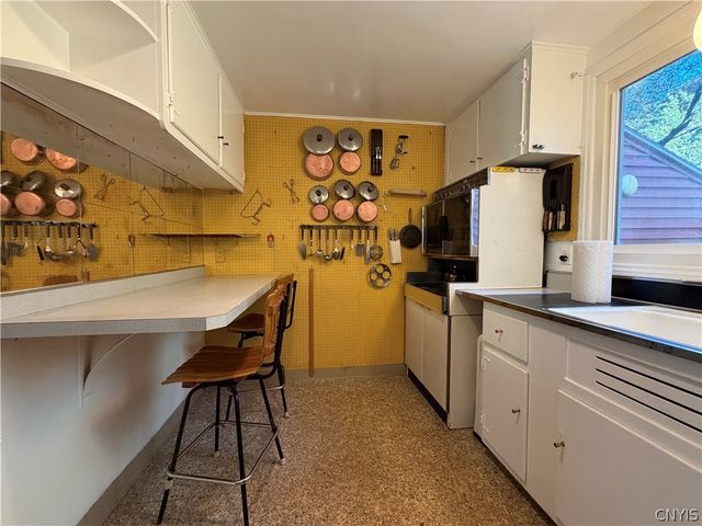1247 Comstock Avenue, Syracuse, NY 13210