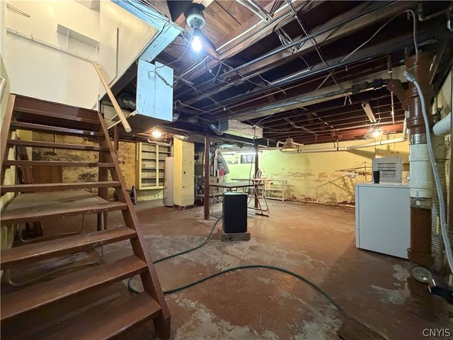 1247 Comstock Avenue, Syracuse, NY 13210