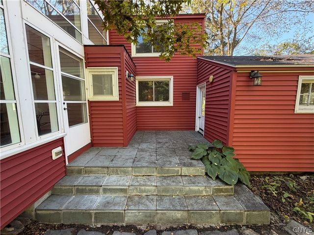 1247 Comstock Avenue, Syracuse, NY 13210
