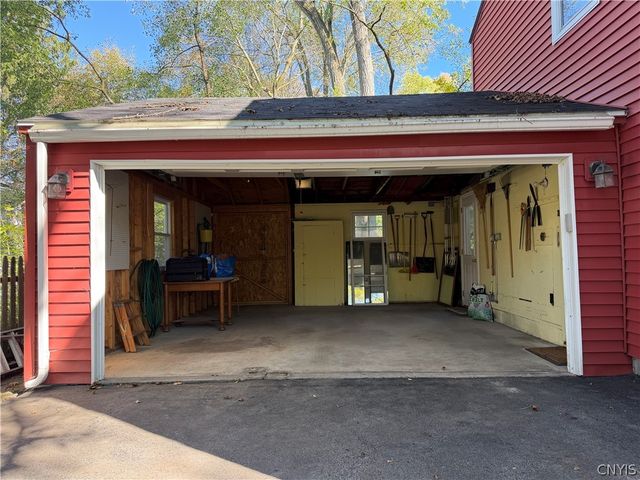 1247 Comstock Avenue, Syracuse, NY 13210