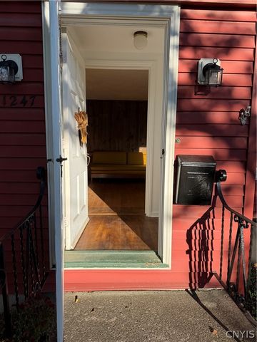 1247 Comstock Avenue, Syracuse, NY 13210