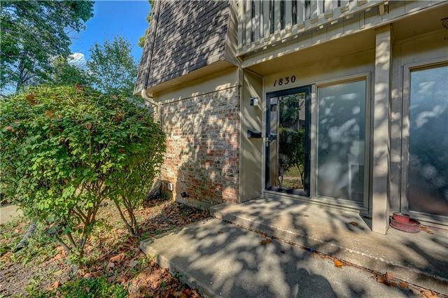 1830 E 97th Street, Kansas City, MO 64131