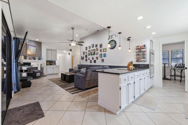 1314 Carnation Ct, Roseville, CA 95661
