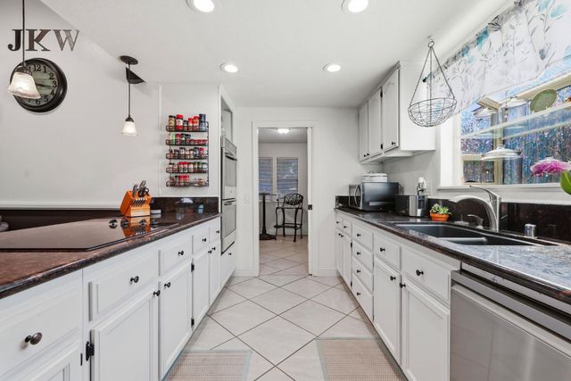 1314 Carnation Ct, Roseville, CA 95661