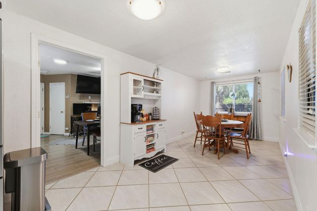 1314 Carnation Ct, Roseville, CA 95661
