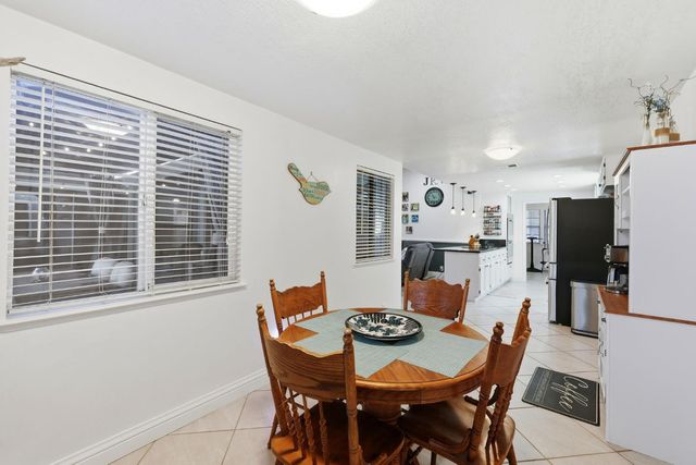 1314 Carnation Ct, Roseville, CA 95661