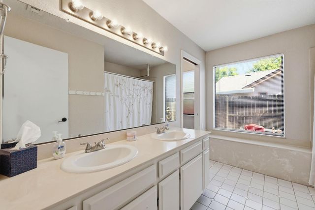 1314 Carnation Ct, Roseville, CA 95661
