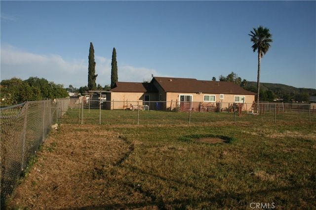 4713 Shetland Lane, Jurupa Valley, CA 92509